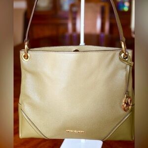 NWT Michael Kors Medium Nicole in Duffle Green Pebbled Leather Shoulder Bag